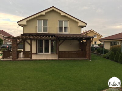 Prístrešok + pergola